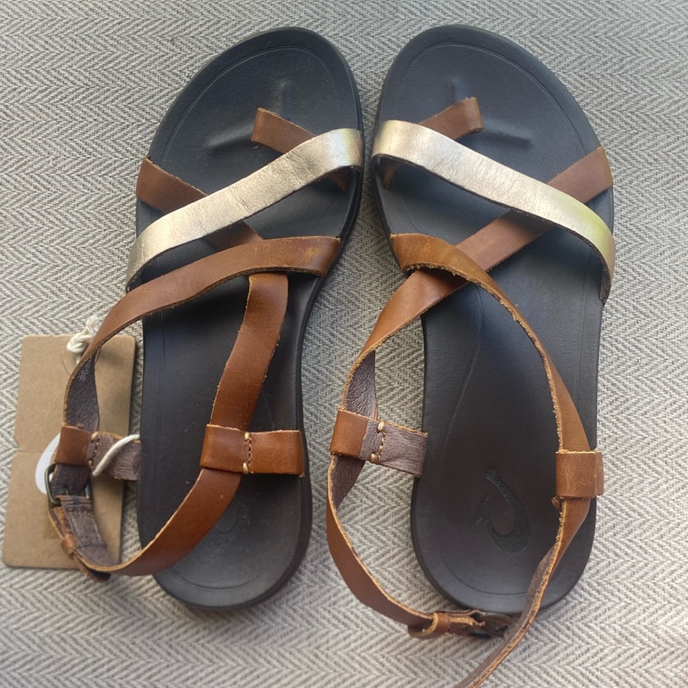 NWT Olukai ‘Upena Women’s Leather Beach Sandals